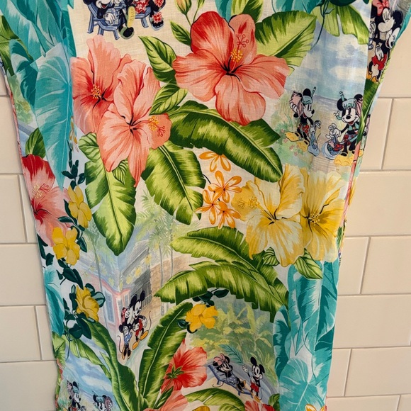 Tommy Bahama NWOT Floral Disney Sleeveless Tank -firm price - Picture 4 of 7